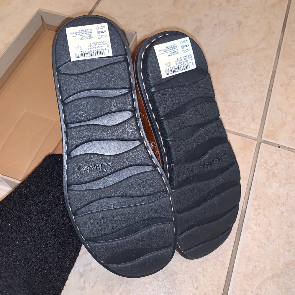Clark’s Clogs - Picture 2 of 3